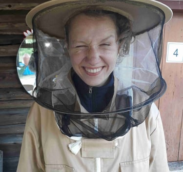 Lietuviškas natūralus medus iš bityno natūralios žemdirbystės ūkyje