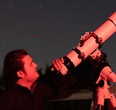 El Diario del Astrónomo con un telescopio para ver galaxias