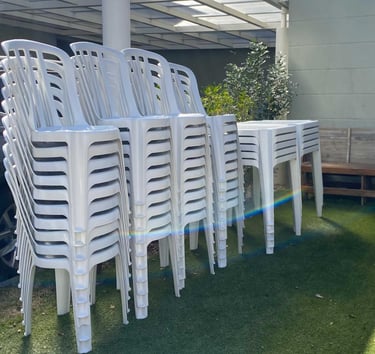 Mesas e cadeiras alugadas limpas para festa corporativa na Zona Norte de SP, emissão de nota fiscal