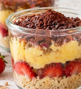 Snack Recipes | Stawberry cups