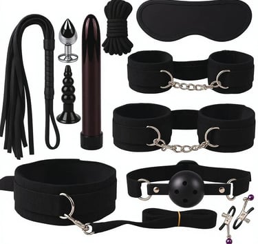 طقم ألعاب زوجية فاخر مع كلبشات جلد فرو سوداء وملحقات متنوعة بتصميم أنيق وجودة عالية مع تغليف سري