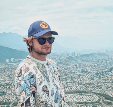 Deivido atsiliepimas apie "Po Kipro Saule"