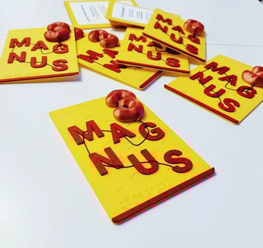 a bunch of cards with apples on them