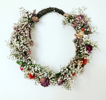 dried flower crown hen party workshop