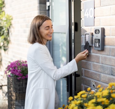 Serrure connectée Yale installée à Bordeaux