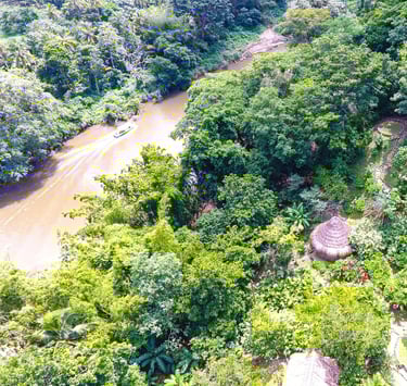 Vista del rio Don Diego y Taironaka cerca de Santa Marta y el Parque Tayrona