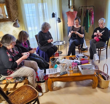 Strickkurs für Anfänger im Atelier Piggy Laine in Grandfontaine Jura