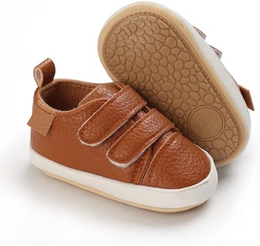 Baby shoes with adjustable straps
