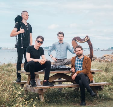 Herriwenn, groupe de musique bretonne avec chant traditionnel, cornemuse, harpe et électro