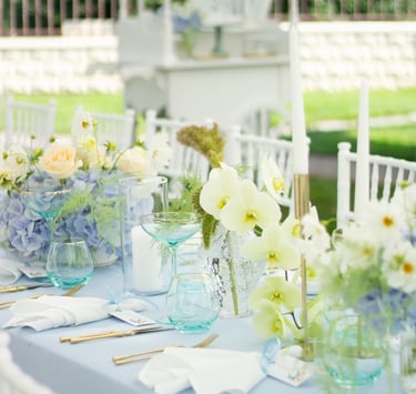 krikštynų dekoras mažasis princas žvaigždės debesys mėlyna žydra orchidėja auksiniai įrankiai