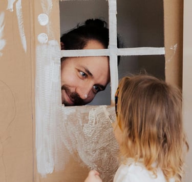Papa qui joue avec sa fille