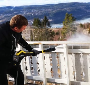 Profesionalus fasadų plovimas Pajūrio regione – švarus namo fasadas