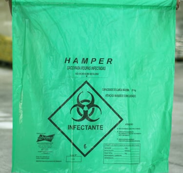 Saco hamper aberto.