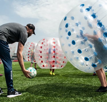 burbulinis futbolas aktyvi pramoga