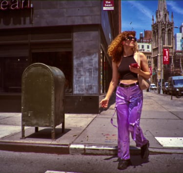 Disco woman in New York City | rollbak | Photographe mariage Hauts de France