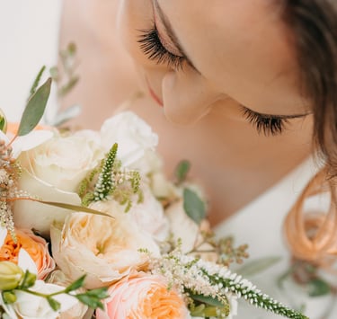 Buchet flori mireasa, machiaj nunta, fotograf nunta bucuresti, foto video nunta, foto artistic