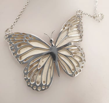 colgante mariposa plata