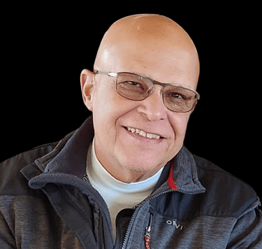 a photo of Ignacio, founder of SHOPIGGSTER26