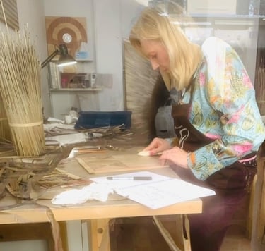 Bérengère L'Artisane d'art à l'atelier de Lison de Caunes