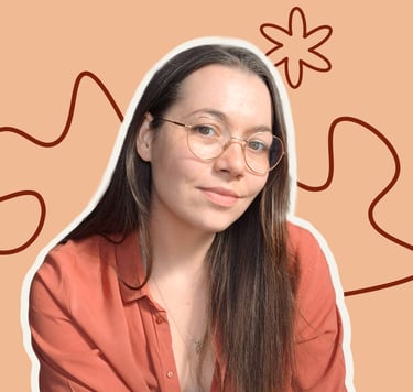 Gladys - Brand Designer - Graphiste - Fondatrice du Studio Luana