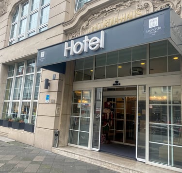 Entrance of Leonardo Boutique Hotel Düsseldorf