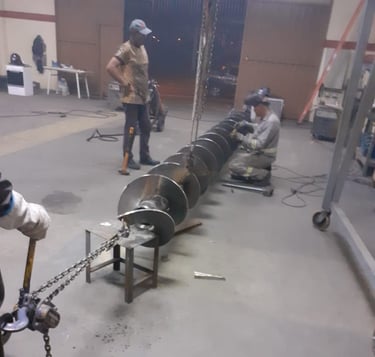 Serviço de fabricação e montagem de rosca transportadora