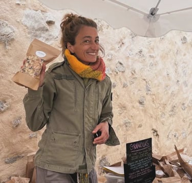 Ariana Living the Dream at Valbonne market