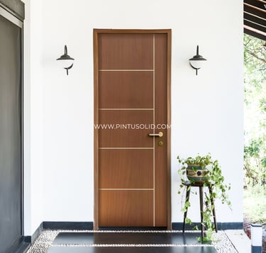 Pintu SWP (Solid Wood Panel) untuk rumah tinggal