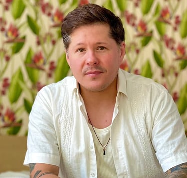 Headshot of Alejandro Puyana