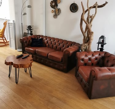 Brown beautiful old school leather Chesterfield