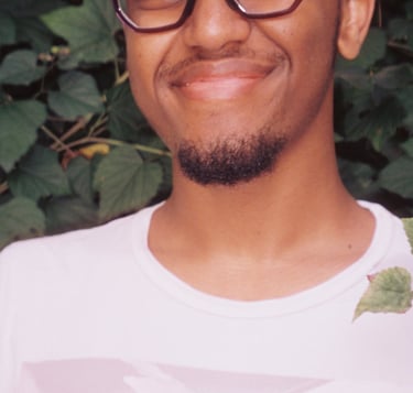 Headshot of Jonny Teklit