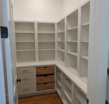 Pantry shelving with drawer storage 