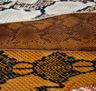 Cuero troquelado para bolsos