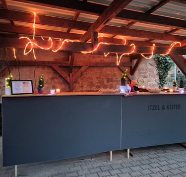 Metzgerei Team Itzel & Keiter bereiten Catering für Event vor