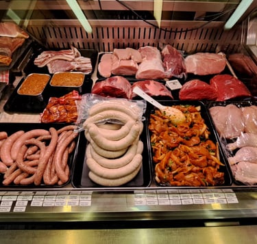 Frische Fleisch- und Wurstware, sowie Angebotsware in der Metzgerei in Groß-Umstadt