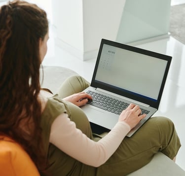 Pregnant woman employee seeking discrimination lawyer in Los Angeles after pregnancy retaliation