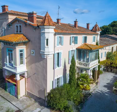 façades sud et ouest vues en hélicoptère