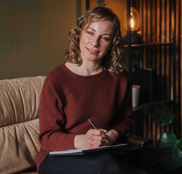 Sarah-Schmitt-in-psychologischer-Beratung