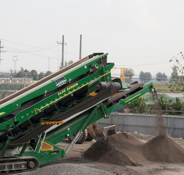 Penghancuran batu silika