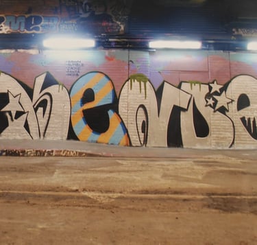 Kende graffiti writing on wall — urban calligraphy art European street culture