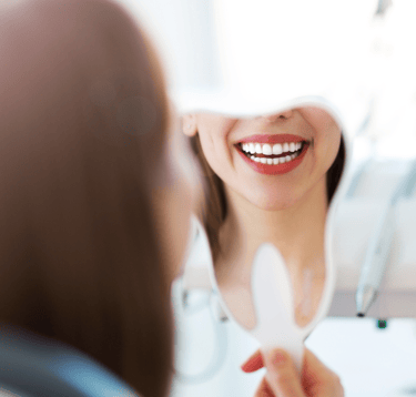 Equipamento de implantologia avançada para procedimentos de dentes fixos em 1 dia em Setúbal.