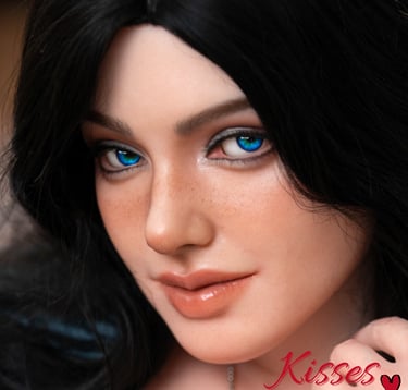 sex doll Ivy from Irontech Doll posing