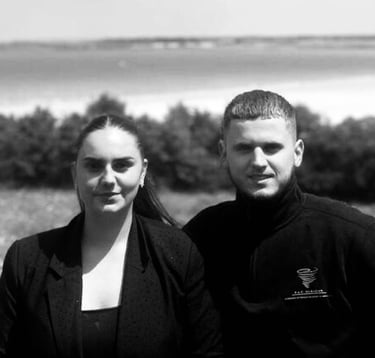 Les fondateurs de PAC OURAGAN : vos experts en installation et maintenance de pompes à chaleur.