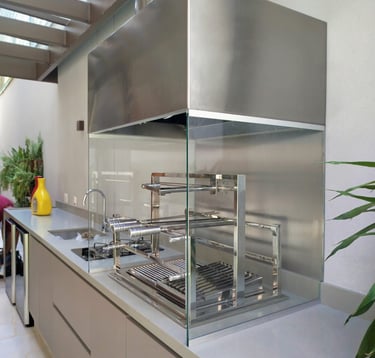 Coifa inox sob medida com fechamento em vidro para churrasqueira gourmet