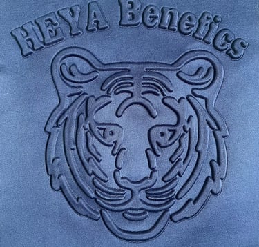 Textured 3D embossed tiger design, showcasing a strong and premium visual impact.