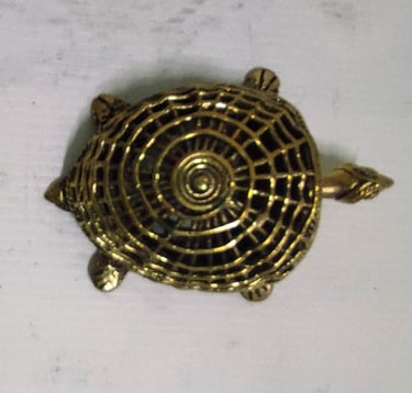 "tribal style brass tortoise mesh pattern-sideview-for global buyers"