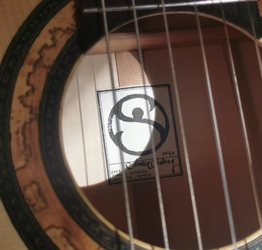 sound hole guitar