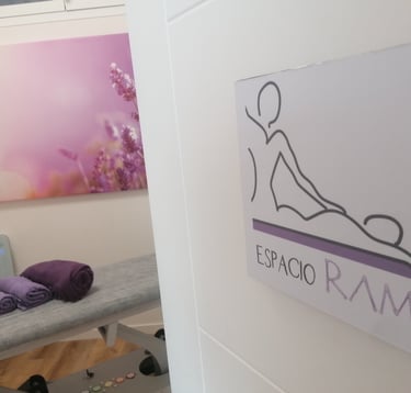 Cálida sala de masaje, relajación, liberación de contracciones físicas, emocionales y energéticas