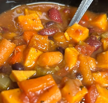 Veggie Chili in a bowl image - for FlavorfulBites wesbite dinner page.