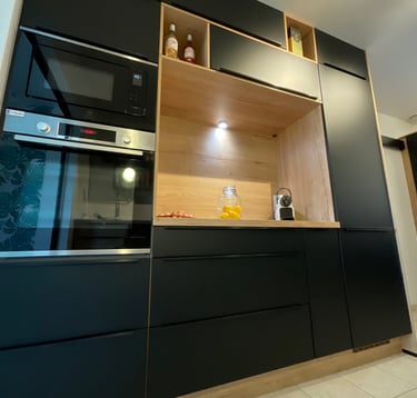 Rénovation cuisine bois et noir mat Montévrain (77)